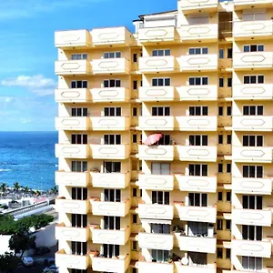 https://apartamento-junto-al-mar-con-balcon-en-playa-jardin.in-canary-islands.com